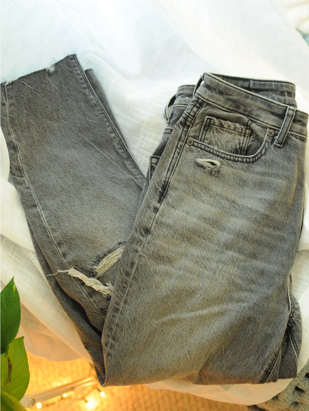 American Eagle High-Rise Faded Gray Ripped Jeans